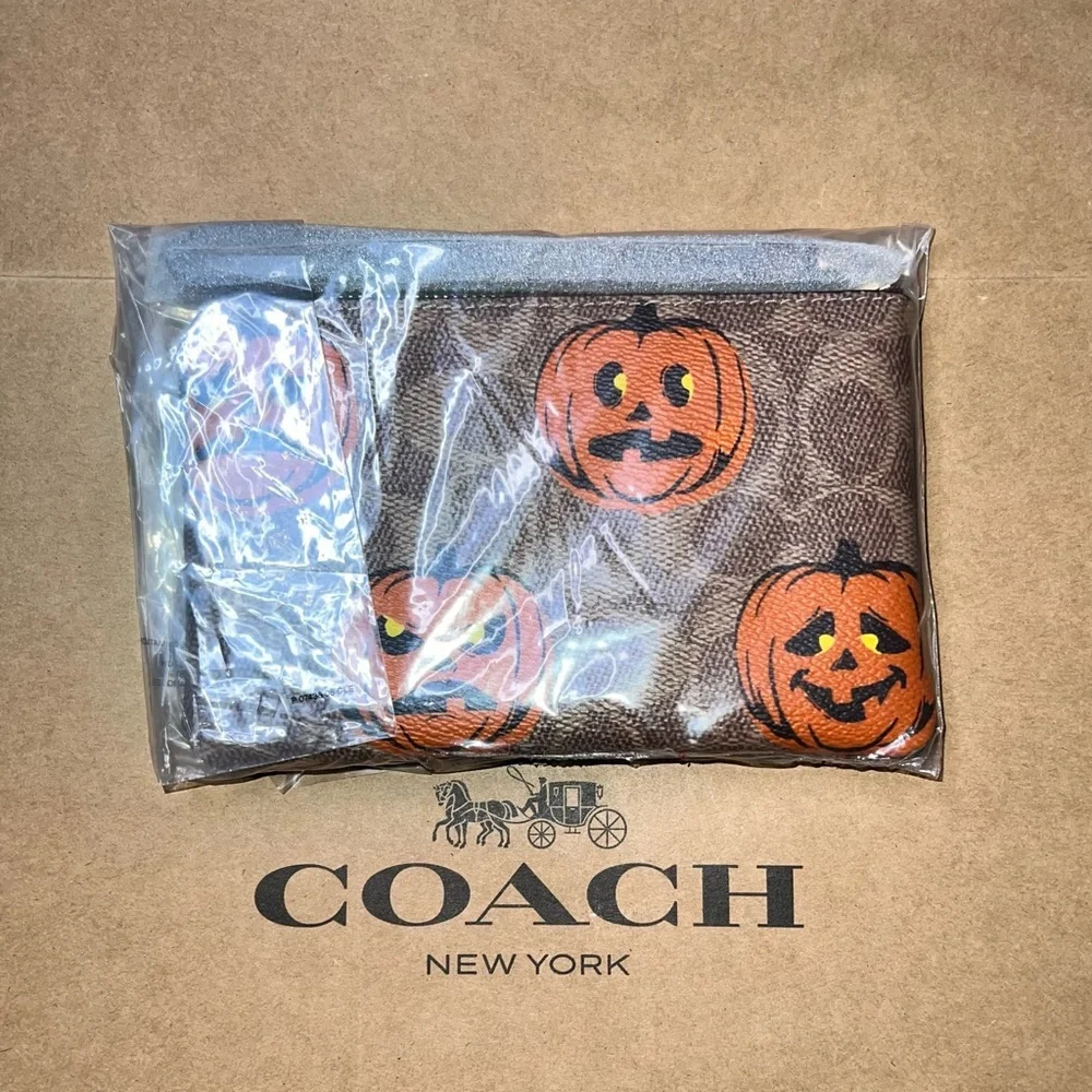 COACH Halloween Corner Zip Wristlet In Signature Canvas w Pumpkin Print CCL20 - Picture 4 of 8